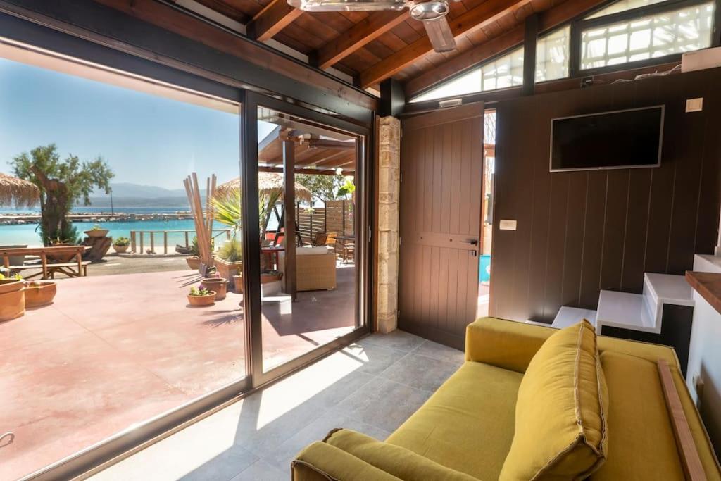 חאניה Sea And Sun Metaxy Mas, Brand-New, Beachfront ! מראה חיצוני תמונה